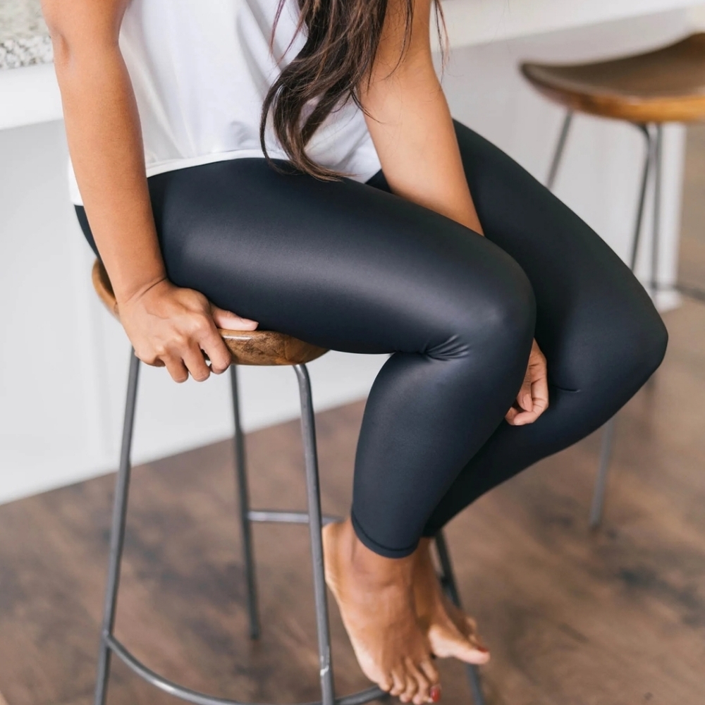 ZYIA Black Metallic Light n' Tight Hi-rise 7/8 24" Size 2